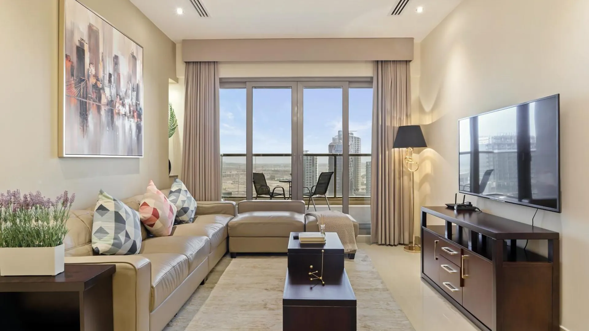 Cozy 2Br In Elite Downtown Residence With Canal View Dubai Apartment