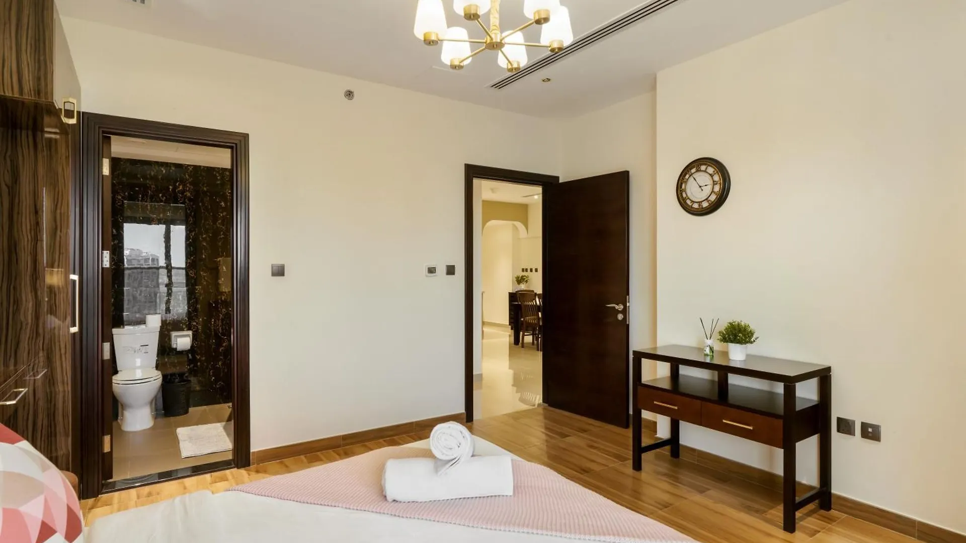 Apartment Cozy 2Br In Elite Downtown Residence With Canal View Dubai United Arab Emirates