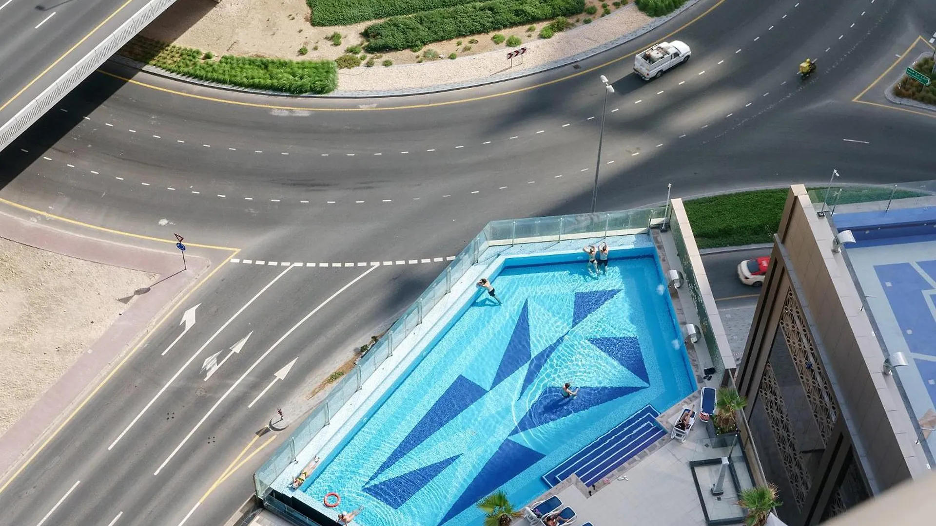Cozy 2Br In Elite Downtown Residence With Canal View Dubai Apartment