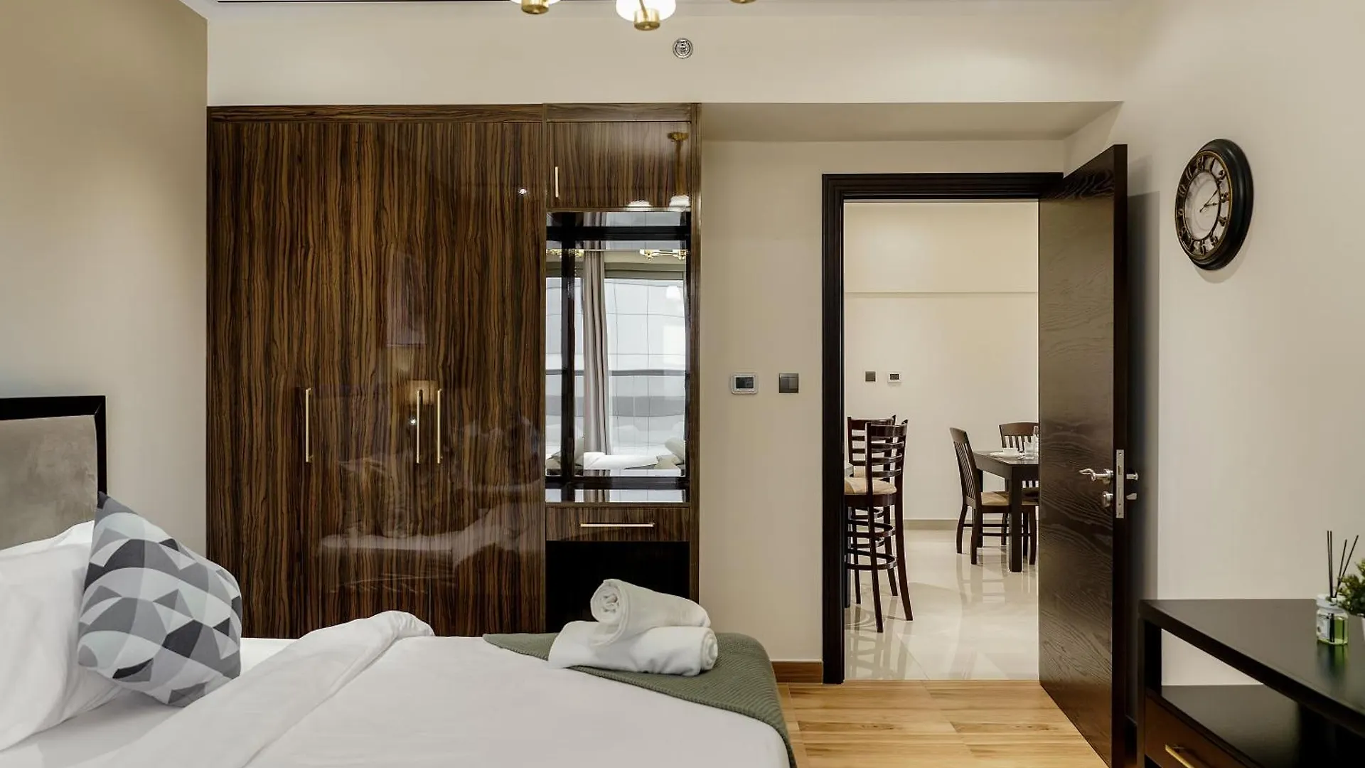 Apartment Cozy 2Br In Elite Downtown Residence With Canal View Dubai