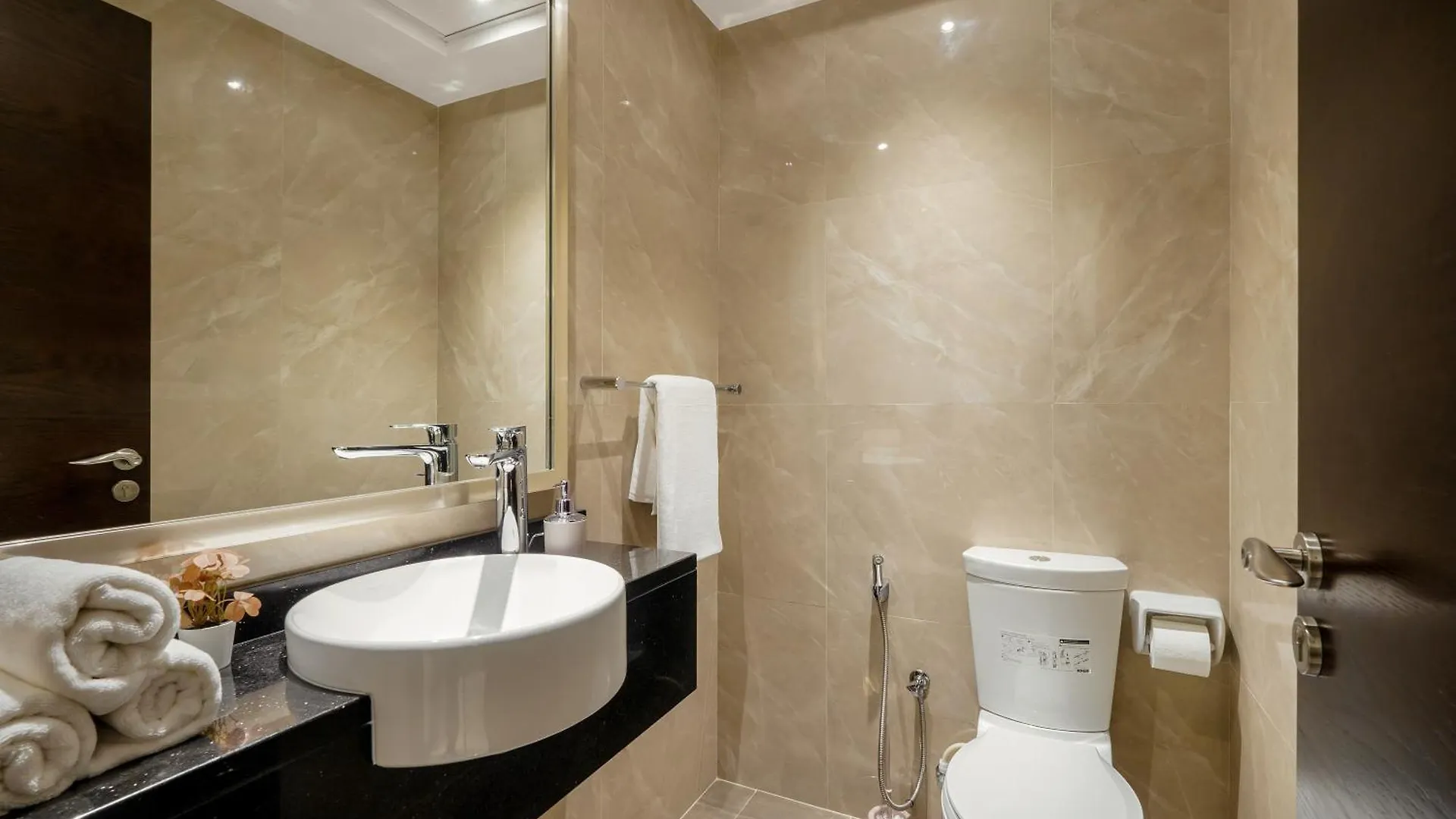 Cozy 2Br In Elite Downtown Residence With Canal View Dubai 0*,  United Arab Emirates