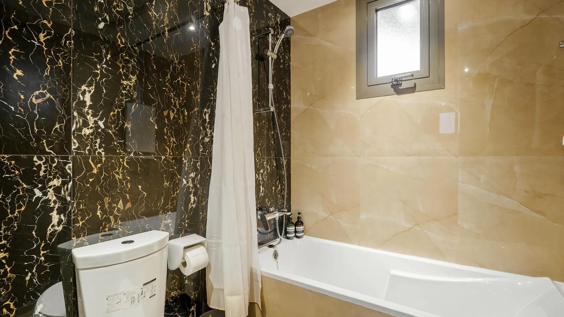 Apartment Cozy 2Br In Elite Downtown Residence With Canal View Dubai United Arab Emirates